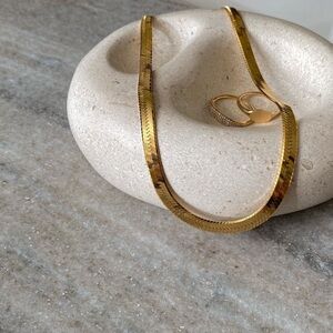 Mejuri Bold Herringbone Chain Necklace. Like new. Worn twice.